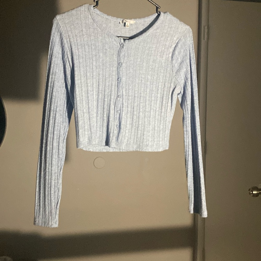 blue longs sleeve crop top